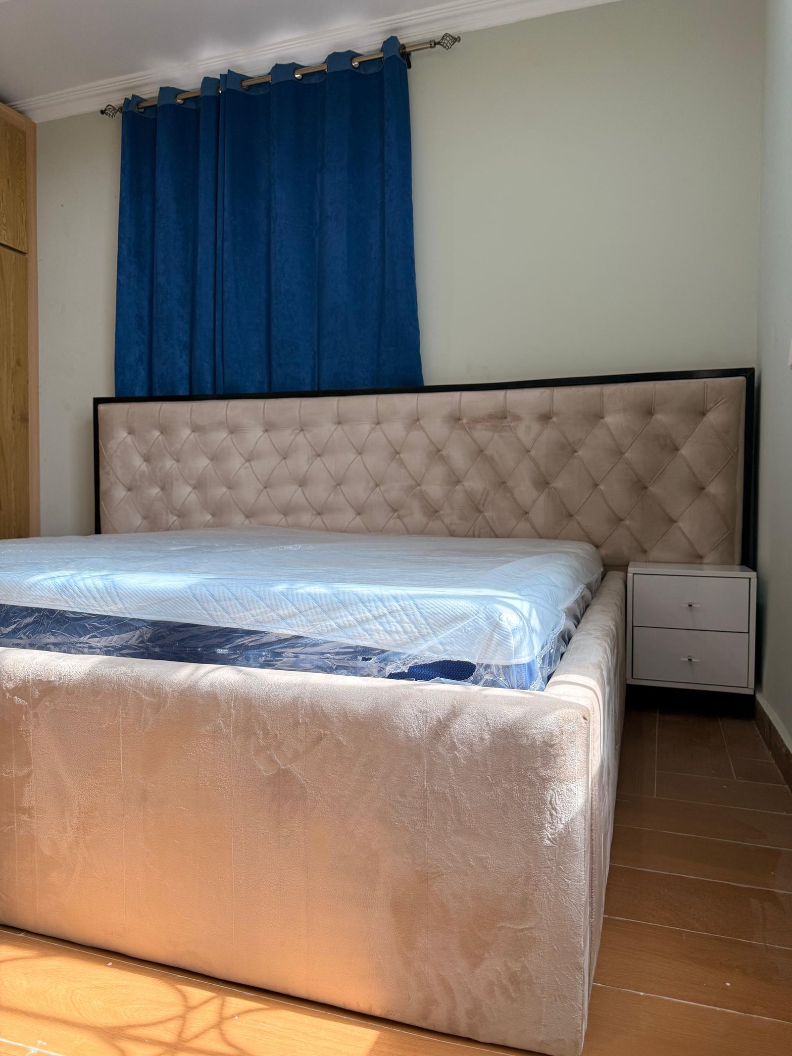 THE CHESTERFIELD - Image 4