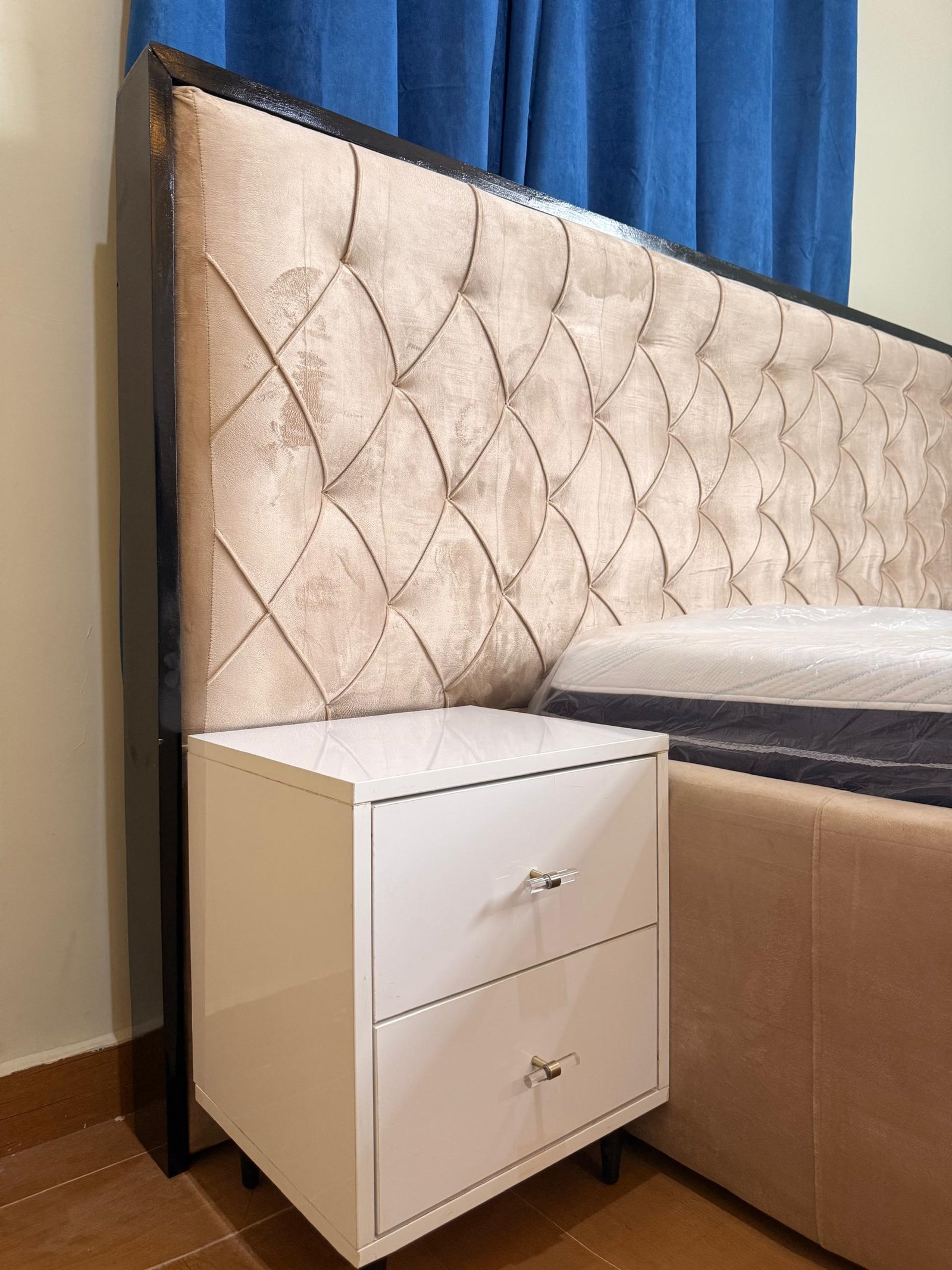 THE CHESTERFIELD - Image 8